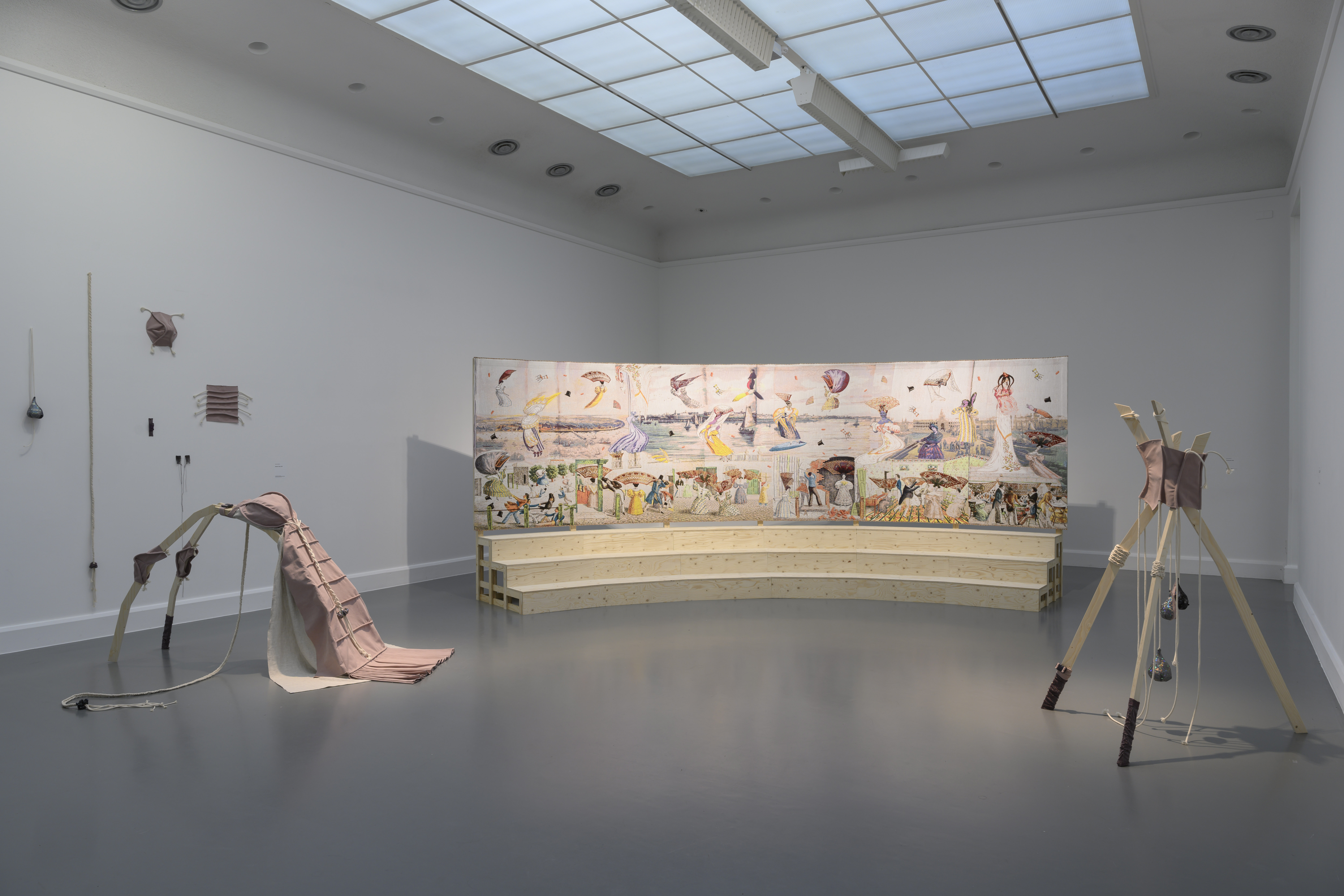 Mercedes Azpilicueta, The Captive: Here's a Heart for Every Fate, 2019. Archives Van Abbemuseum, Eindhoven. Foto: Marcel de Buck